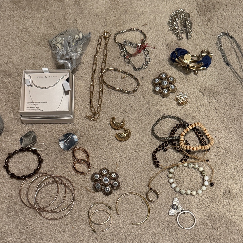 Elegant Gold and Silver Jewelry Set